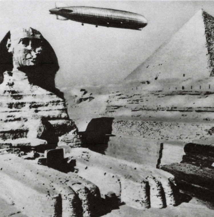 Egypt 1931 picture of Zeppelin over Giza
